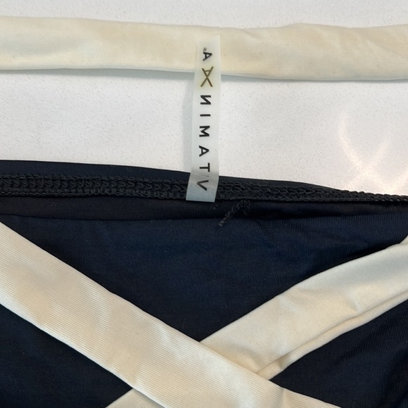 Vitamin A bikini great condition in a medium black with cream - Picture 2 of 5